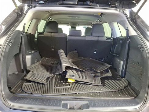 Used 2023 Toyota Highlander L image 29