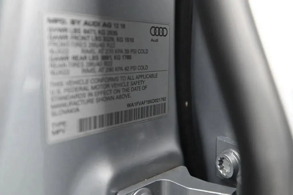 Used 2019 Audi Q8 Prestige AWD/4WD image 27