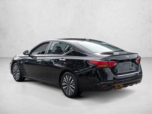 Used 2023 Nissan Altima 2.5 SV image 8