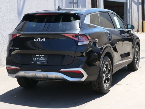 Used 2025 Kia Sportage LX FWD image 2