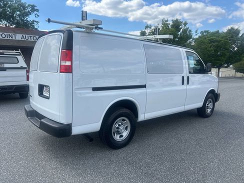 Used 2017 Chevrolet Express 2500 RWD image 7