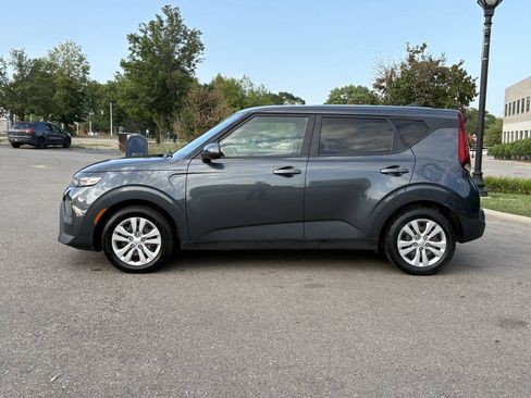 Used 2021 Kia Soul LX FWD image 28