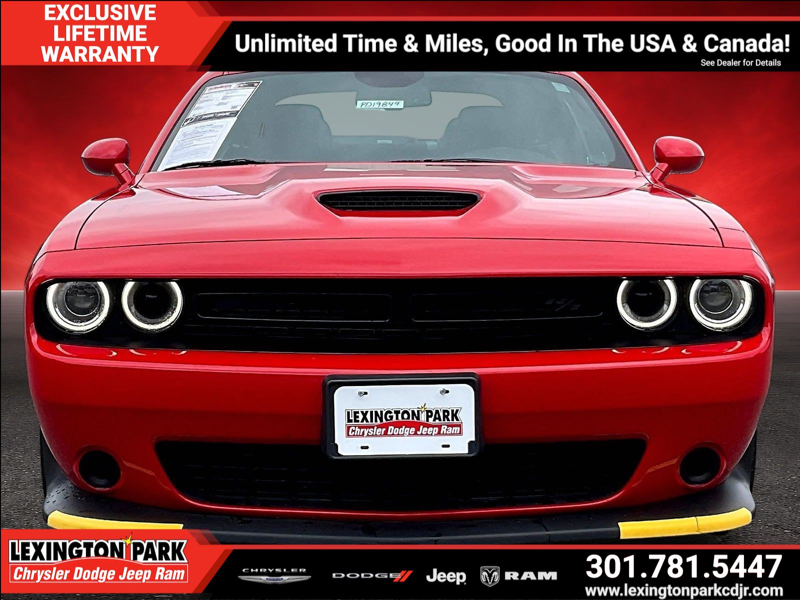 Used 2023 Dodge Challenger R/T w/ Blacktop Package RWD image 2