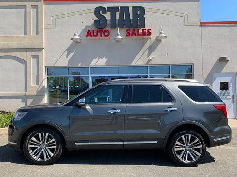 Used 2018 Ford Explorer Platinum AWD/4WD image 4
