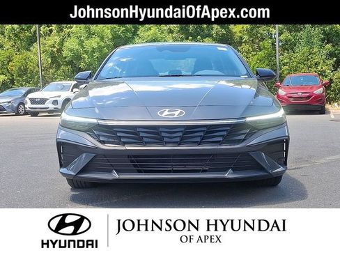 Certified 2025 Hyundai Elantra Sport FWD image 30