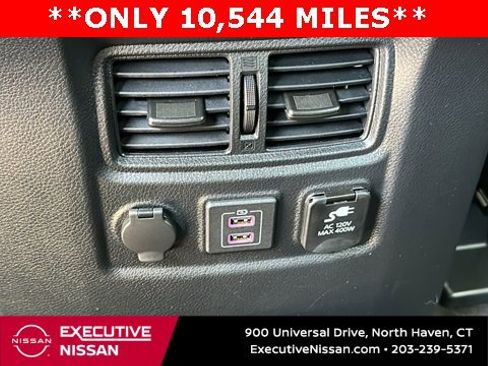 Certified 2024 Nissan Titan SV w/ SV Bronze Edition Package image 27