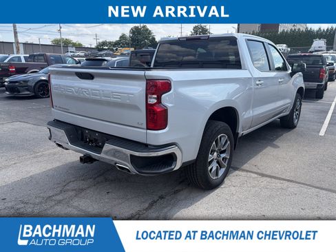 Used 2022 Chevrolet Silverado 1500 LT AWD/4WD image 5