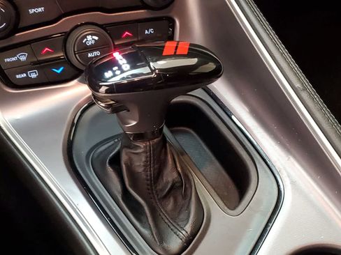 Used 2020 Dodge Challenger SXT RWD image 8