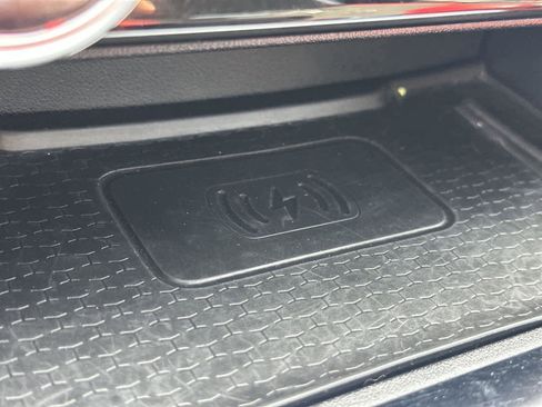 Used 2024 Jaguar F-PACE SVR image 26