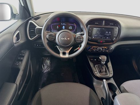 Used 2024 Kia Soul LX w/ Option Group 015 FWD image 17