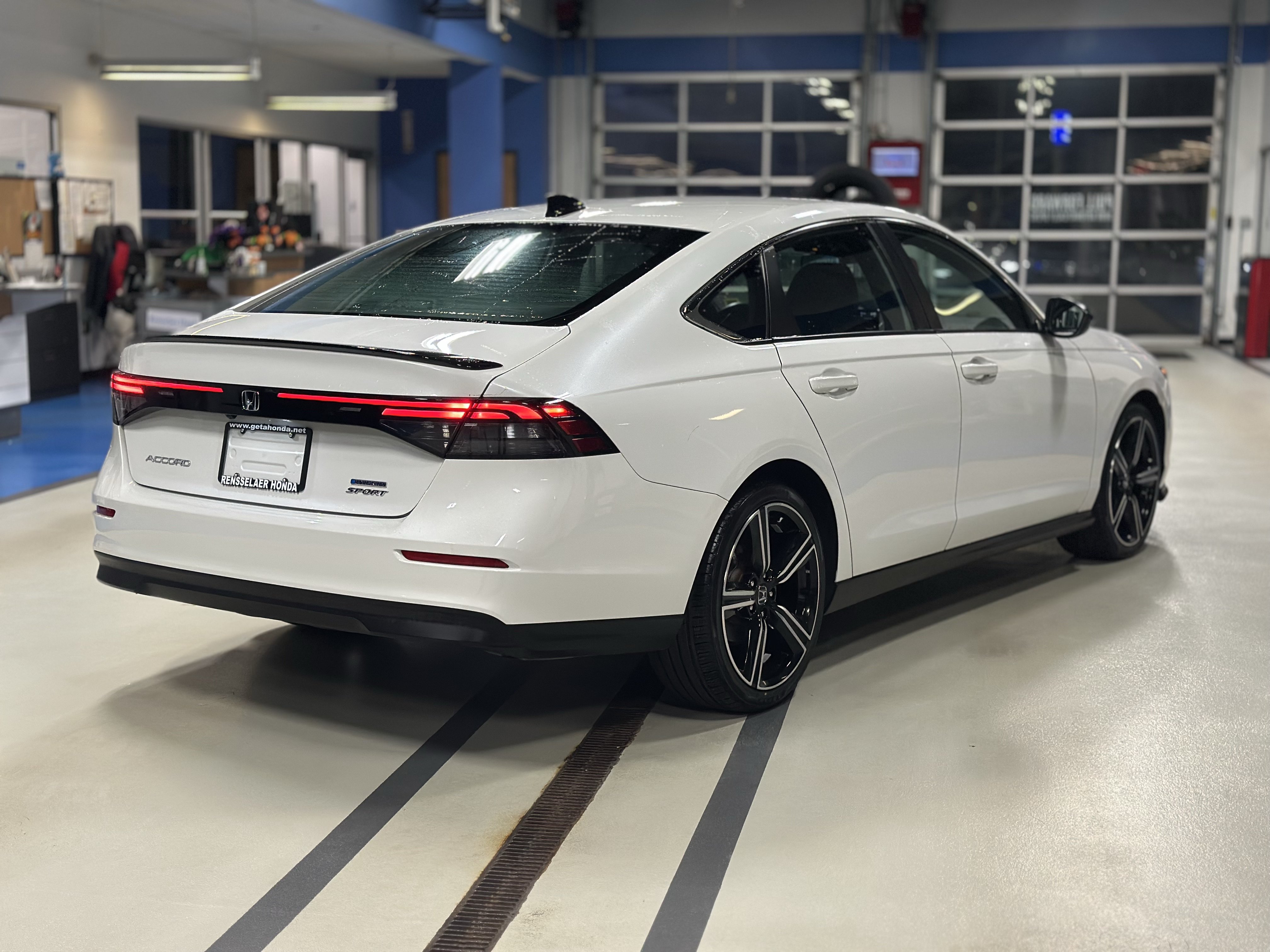 Used 2024 Honda Accord Sport image 5