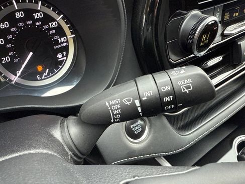 Certified 2025 Toyota Highlander LE image 33