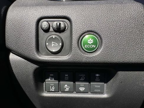 Certified 2025 Honda Ridgeline Black Edition image 18