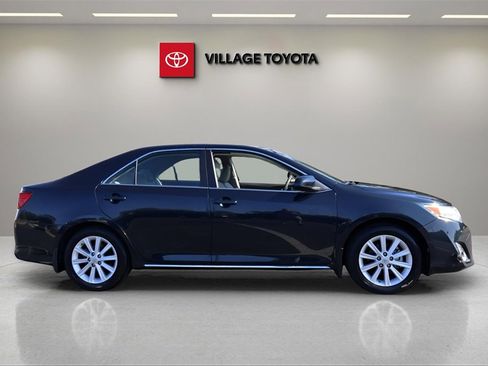 Used 2014 Toyota Camry XLE image 6