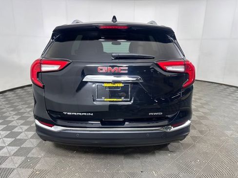 Used 2022 GMC Terrain SLT w/ Infotainment Package II image 4