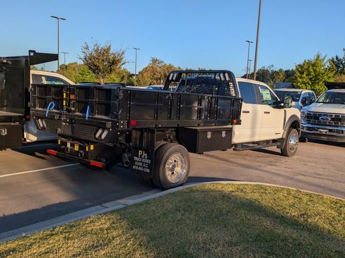 New 2025 Ford F450 XL w/ XL Chrome Package image 4