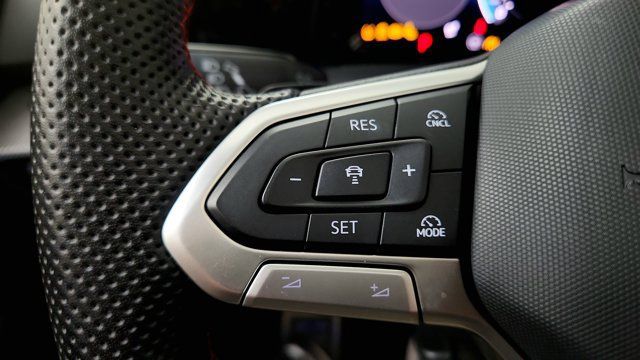 Used 2025 Volkswagen GTI SE FWD image 63