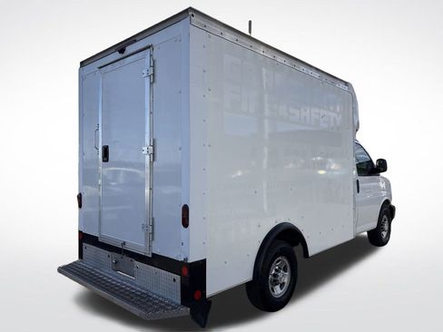 Used 2020 Chevrolet Express 3500 w/ Driver Convenience Package RWD image 5