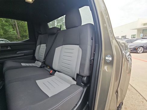 Used 2025 Toyota Tacoma TRD Sport image 18