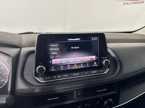 Used 2023 Nissan Rogue S image 14