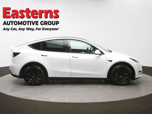 Used 2022 Tesla Model Y Long Range image 40