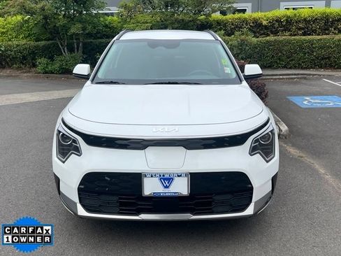 Used 2024 Kia Niro Wind w/ Wind Preserve Package FWD image 2