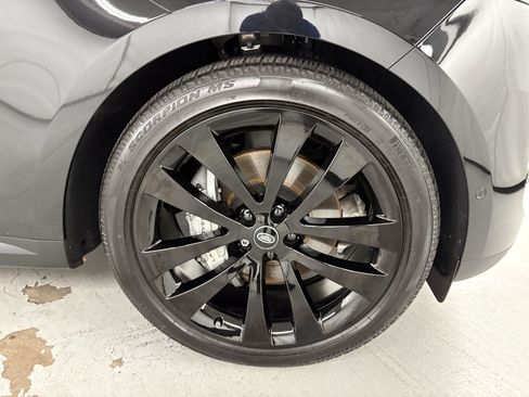 Used 2025 Land Rover Range Rover Sport SE AWD/4WD image 13