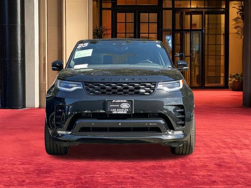 Used 2023 Land Rover Discovery S R-Dynamic image 7