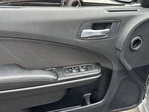 Used 2022 Dodge Charger R/T RWD image 10