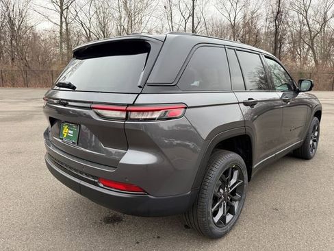 New 2025 Jeep Grand Cherokee Limited image 9