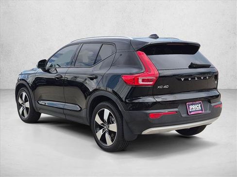 Used 2022 Volvo XC40 T5 Momentum AWD/4WD image 8