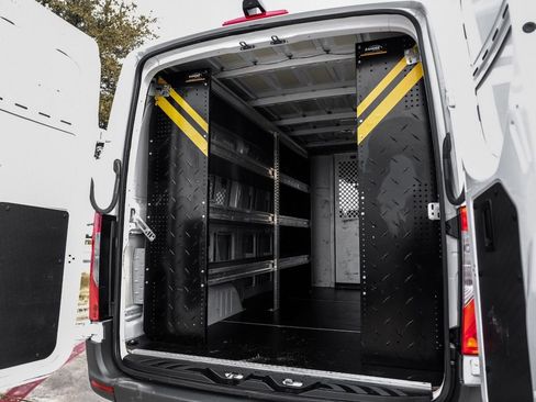 Used 2024 Mercedes-Benz Sprinter 2500 image 45