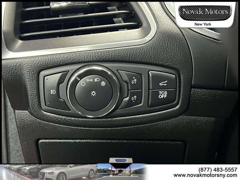 Used 2020 Ford Edge Titanium FWD image 23