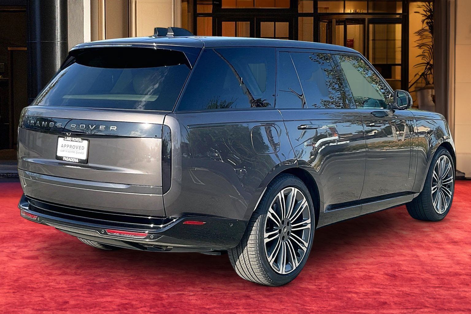 Certified 2024 Land Rover Range Rover SE AWD/4WD image 12