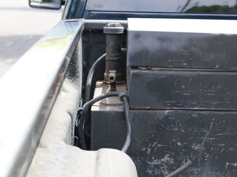 Used 2005 GMC Sierra 2500 SLE w/ Heavy-Duty Power Package AWD/4WD image 42