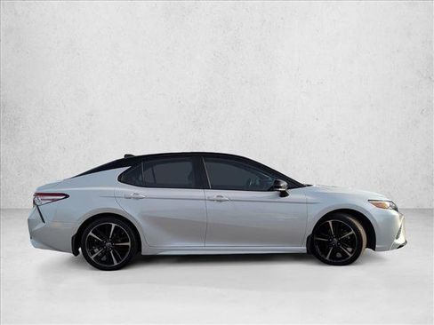 Used 2020 Toyota Camry XSE image 4