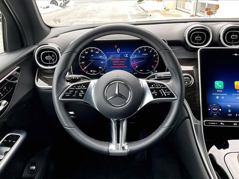 Used 2025 Mercedes-Benz GLC 300 4MATIC image 5