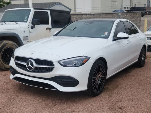 Used 2025 Mercedes-Benz C 300 4MATIC Sedan image 3
