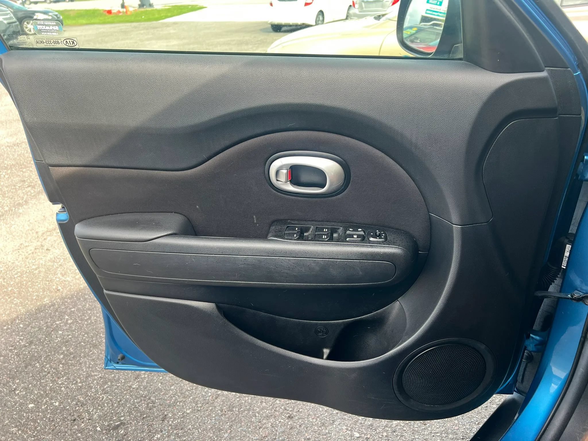 Used 2016 Kia Soul + w/ Designer's Package FWD image 5