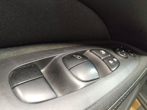 Used 2017 Nissan Pathfinder S FWD image 27