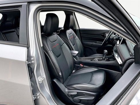 Used 2022 Jeep Compass Trailhawk w/ Trailhawk Convenience Group image 7