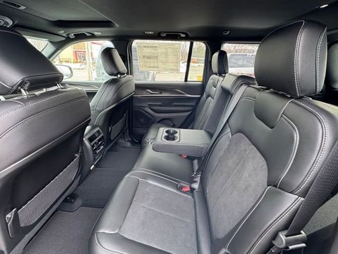 New 2026 Jeep Grand Cherokee Altitude image 46