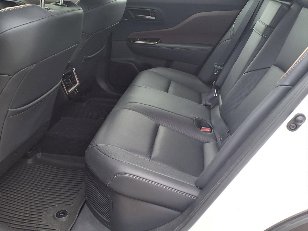 Certified 2024 Toyota Crown AWD/4WD image 10
