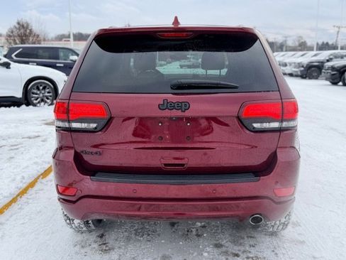 Used 2018 Jeep Grand Cherokee Altitude image 4