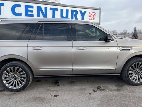 Used 2020 Lincoln Navigator L Reserve w/ Luxury Package image 12
