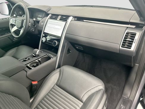 Certified 2025 Land Rover Discovery S AWD/4WD image 16