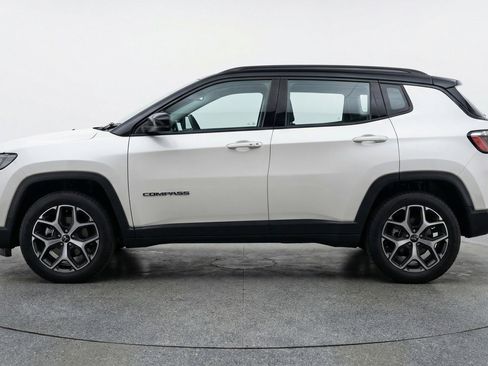 Used 2025 Jeep Compass Limited image 5