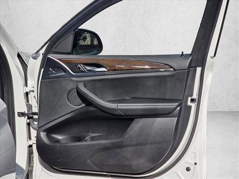 Used 2023 BMW X4 xDrive30i image 11