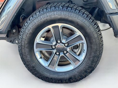 Used 2022 Jeep Wrangler Unlimited Sahara w/ LED Lighting Group image 36