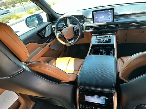 Used 2024 Lincoln Aviator Black Label w/ Dynamic Handling Package AWD/4WD image 5